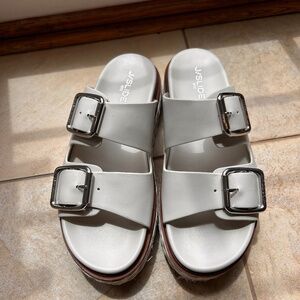 J/SLIDES NYC -  sz 8-  color Off white-  MINT CONDITION